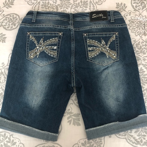 Sizzle Jean Shorts - Picture 1 of 4